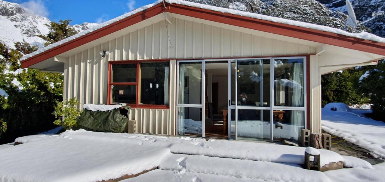 Aoraki Alpine Chalet Aoraki / Mount Cook Exterior photo